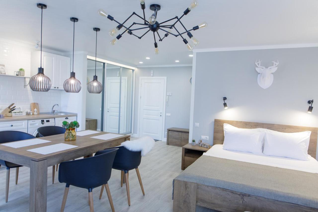 Studio Suite Near Lake With Jacuzzi Сумы Экстерьер фото